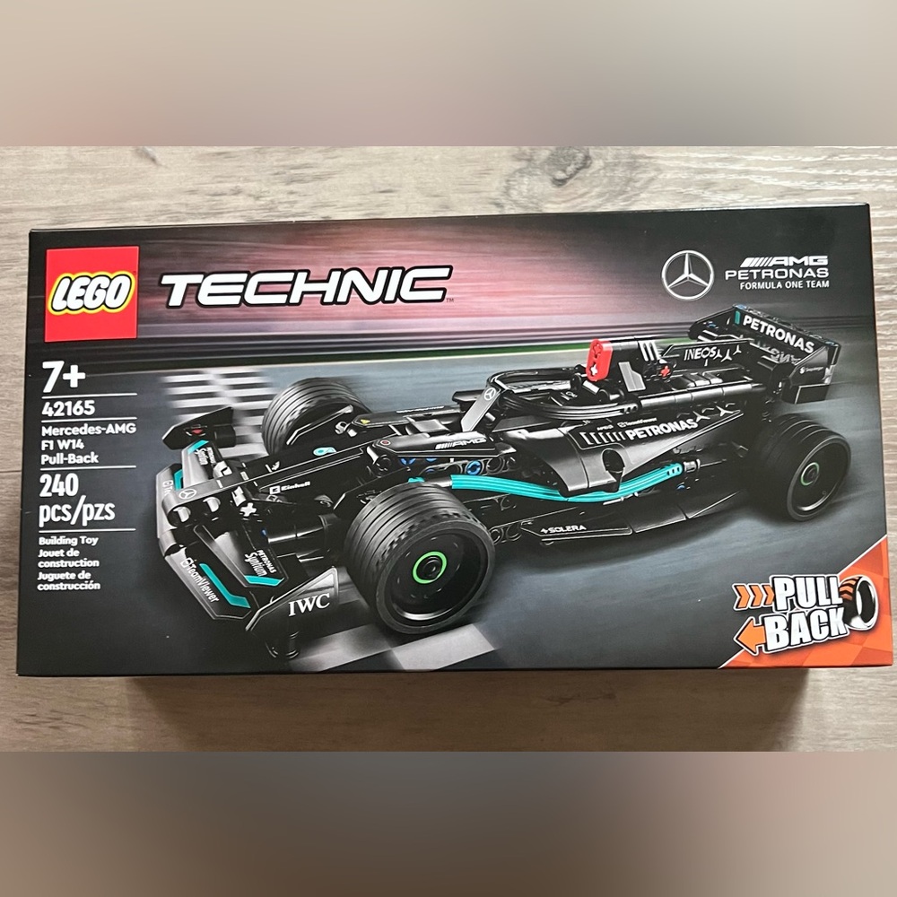 LEGO Technic Mercedes-AMG F1 Car W14 pull-back car